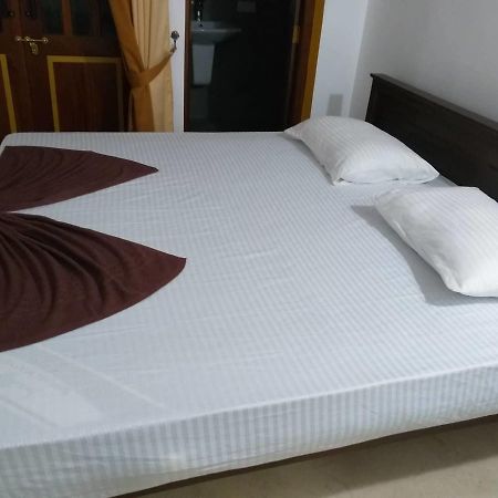 Villa Palm Breeze Polhena Buitenkant foto