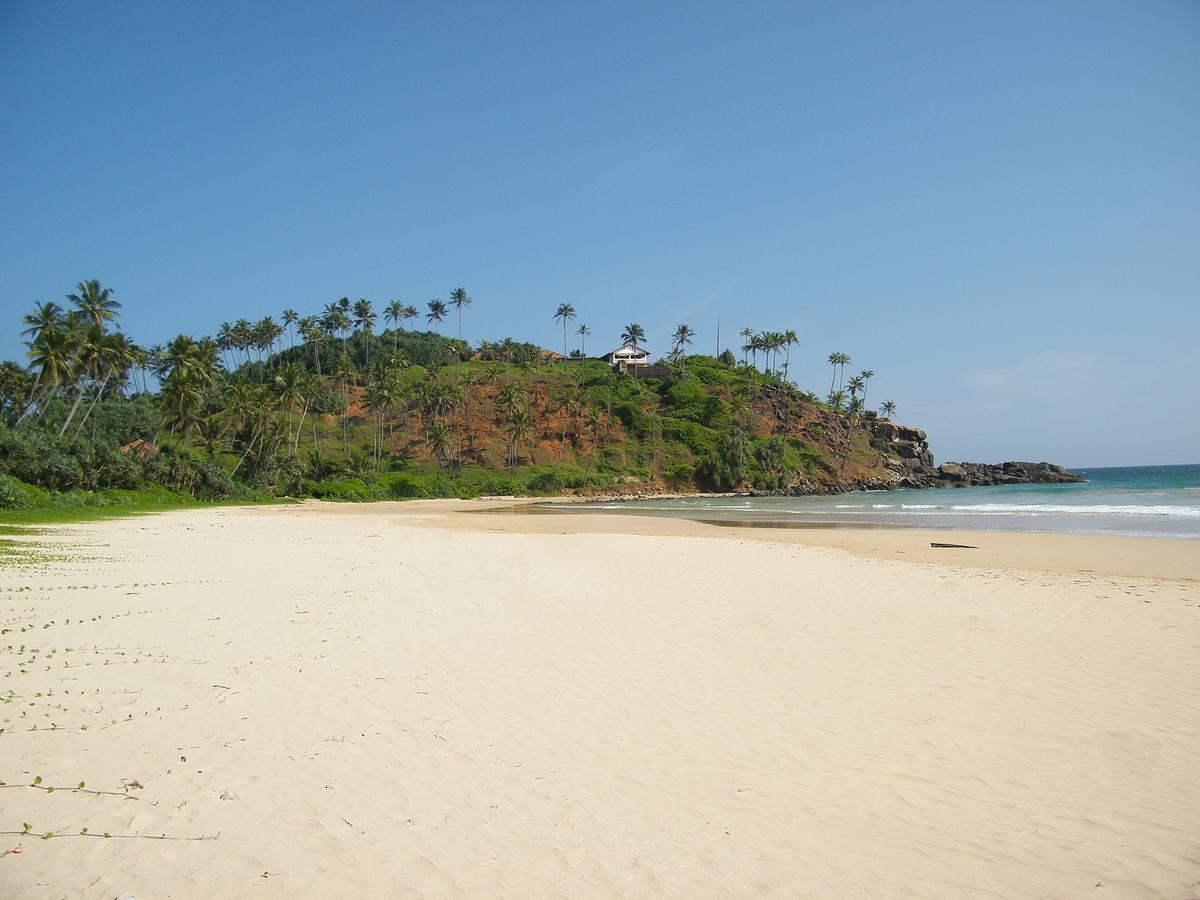 Villa Palm Breeze Polhena Buitenkant foto