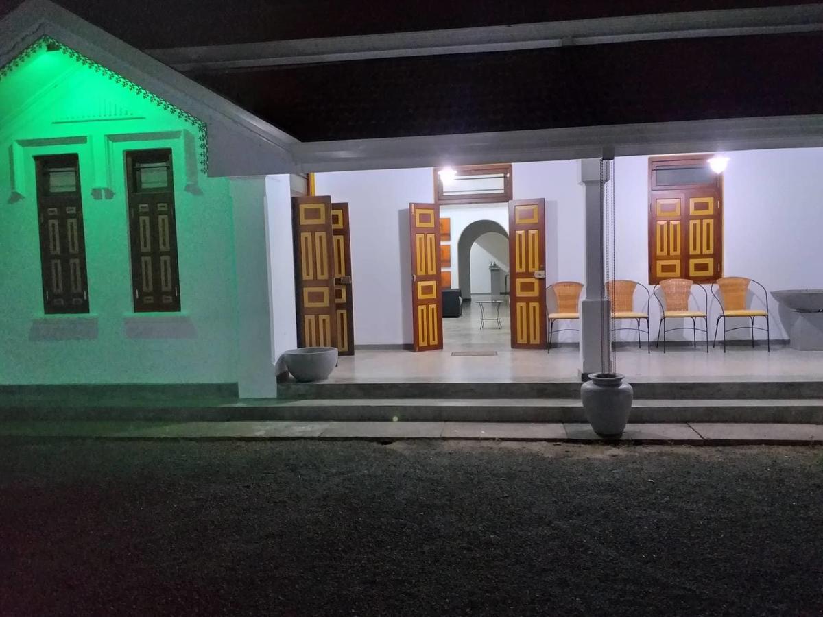 Villa Palm Breeze Polhena Buitenkant foto